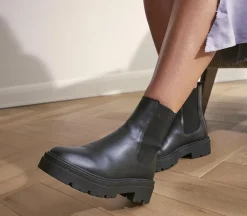 Ace Cleat Sole Chelsea Boots