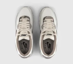 Air Max 90 Trainers