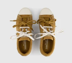 Chuck Lo Pro Trainers
