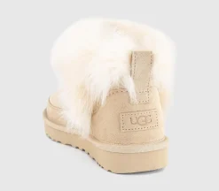 Classic Ultra Mini Chalet Boots