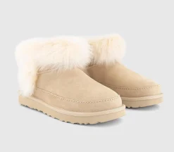 Classic Ultra Mini Chalet Boots