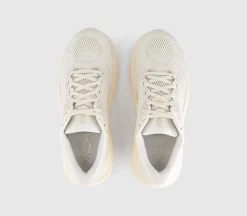 Clifton 11 Trainers