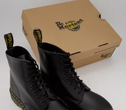 Dm 8 Eye Lace Men's Boots