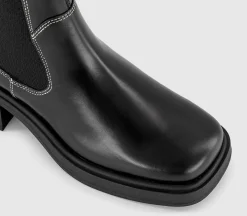 Dorah Chelsea Boots
