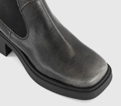 Dorah Chelsea Boots