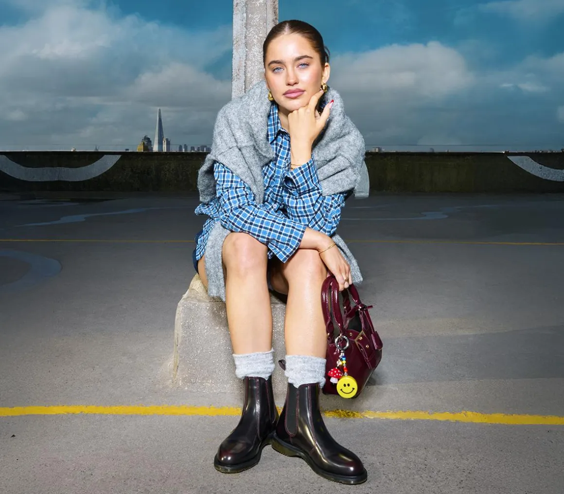 Flora Chelsea Boots
