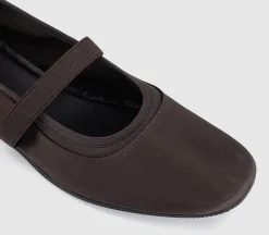 Hillary Ballet Pumps