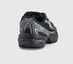 740 Infant Trainers