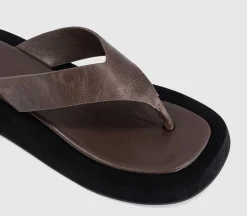 Ives Sandals
