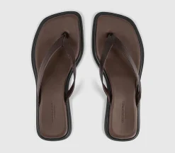 Izzy Toe Thong Sandals