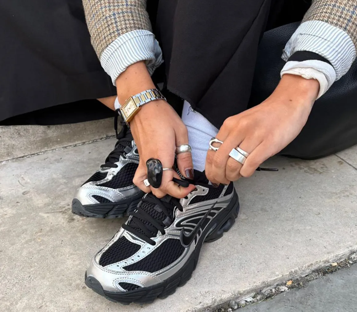 Nike Air Max Moto 2k Trainers