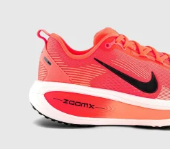 Nike Vomero 18 Trainers