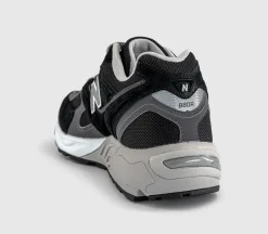 880R Trainers