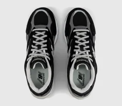 880R Trainers