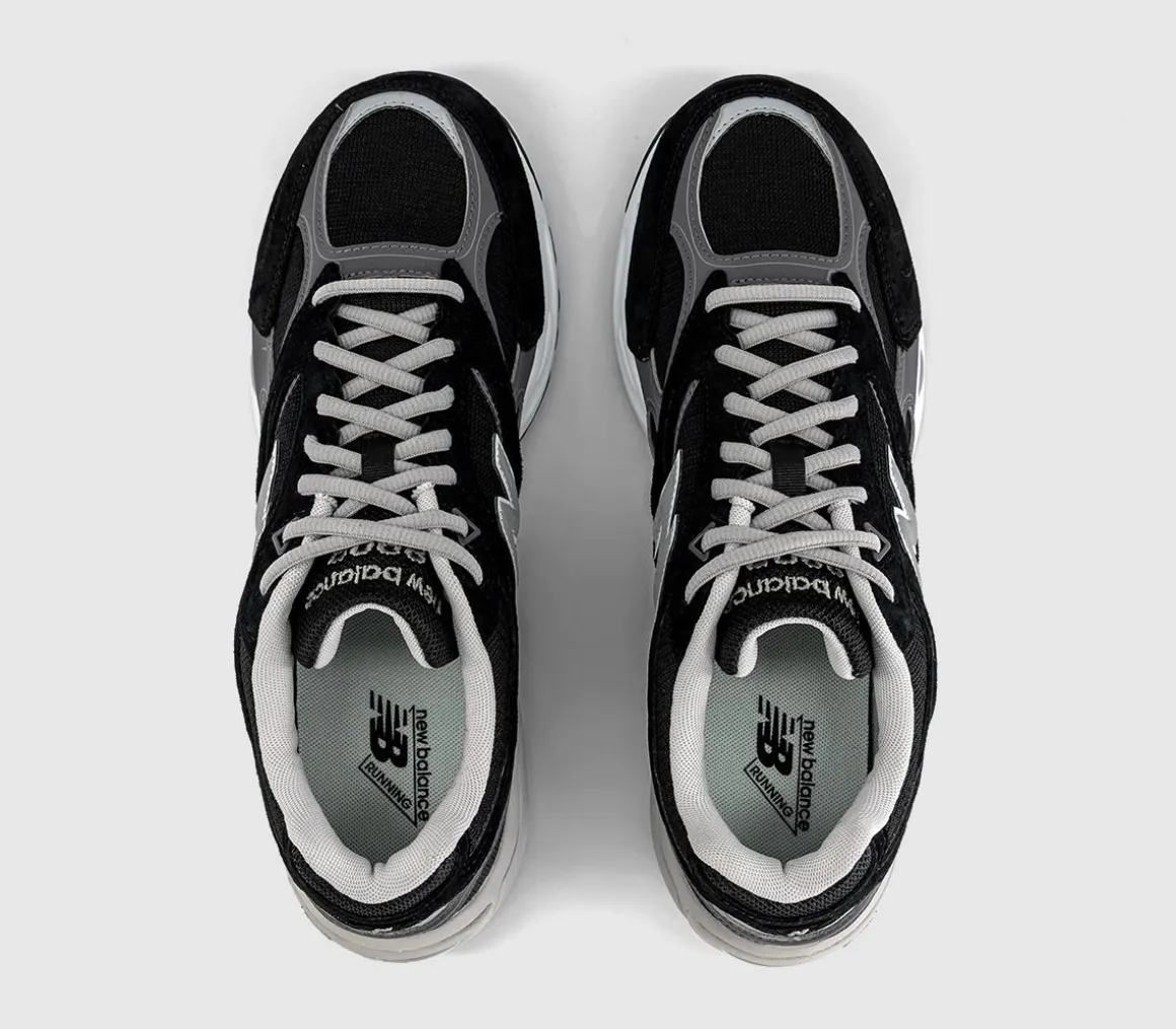 880R Trainers