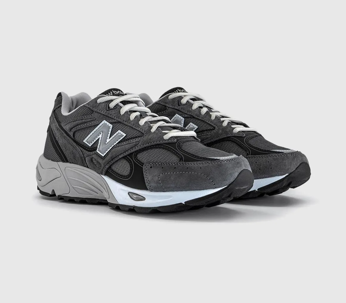 880R Trainers