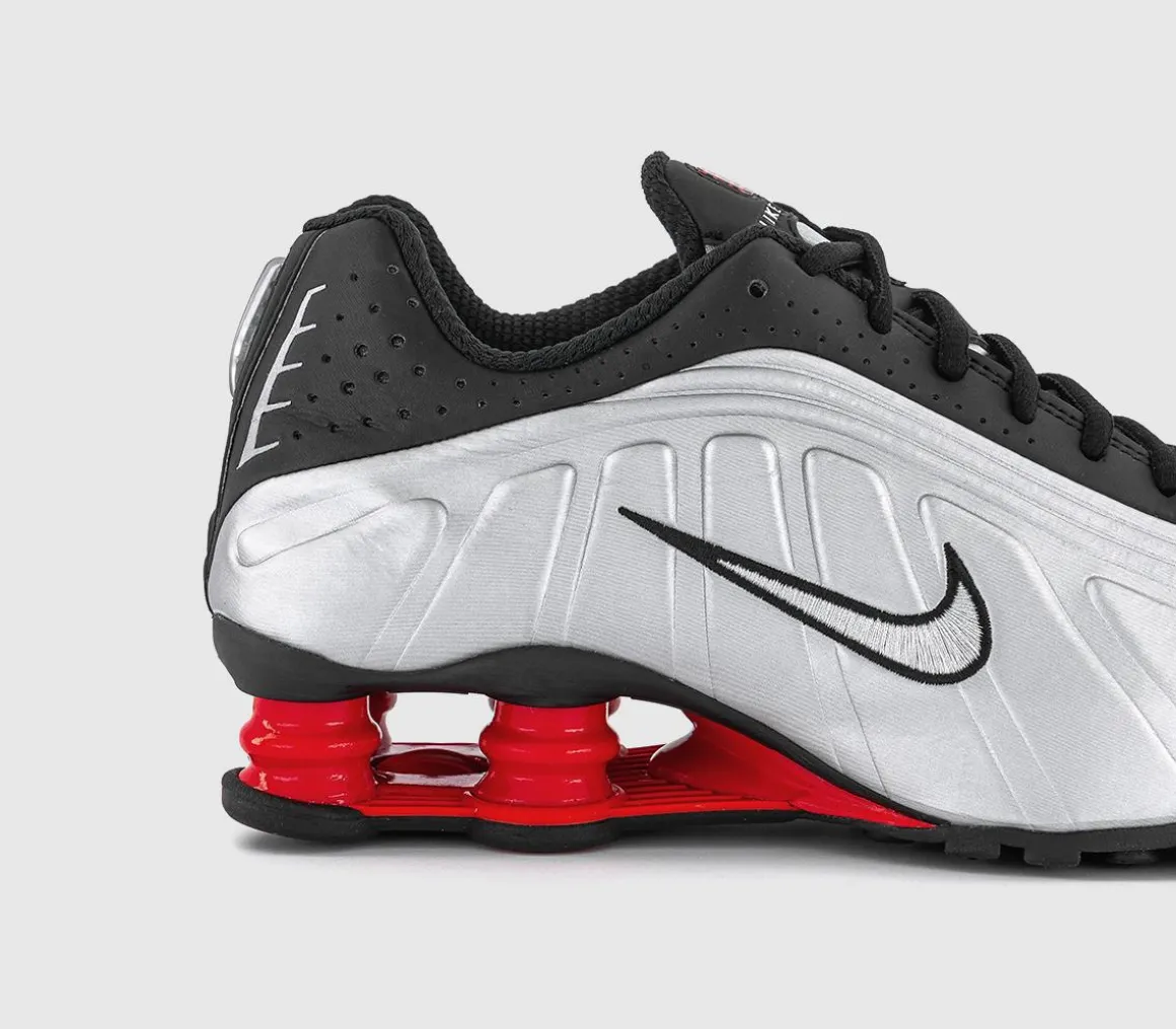 Shox R4 Trainers