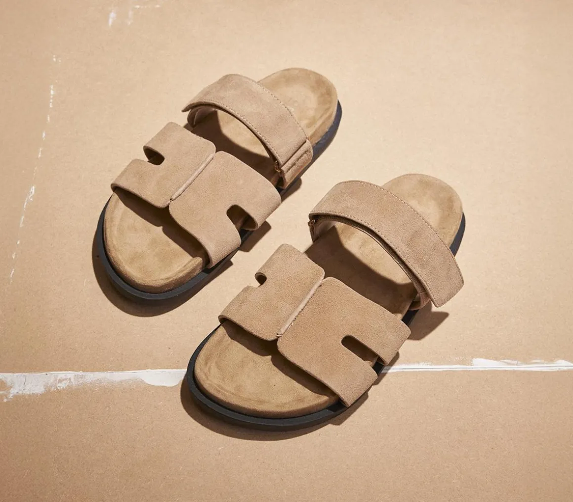Stepney Cut Out Two Strap Footbed Sandals M