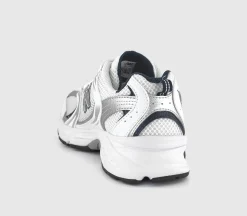 530 Trainers