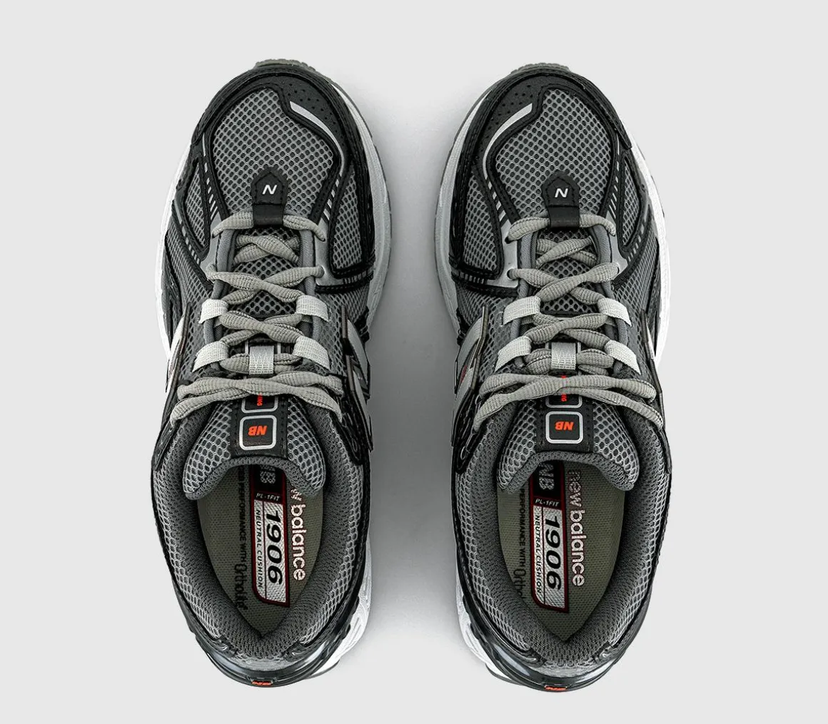 1906 Trainers