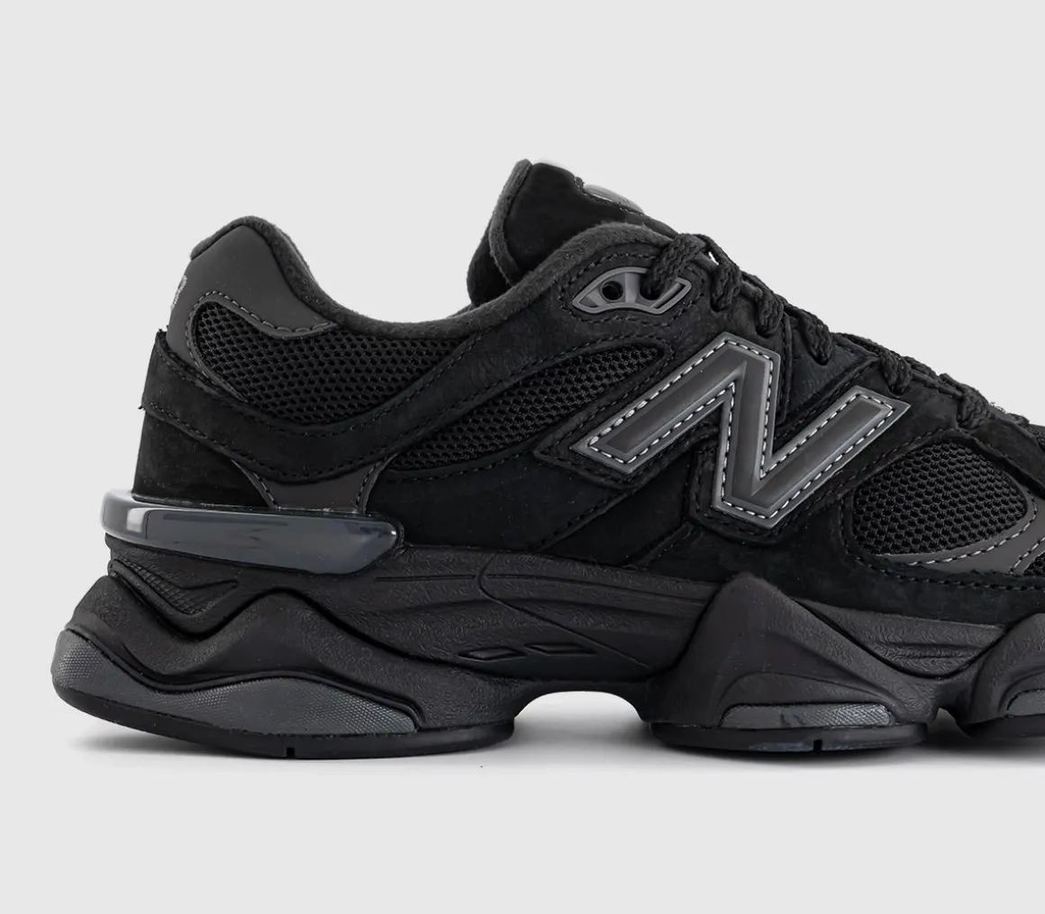 9060 Trainers