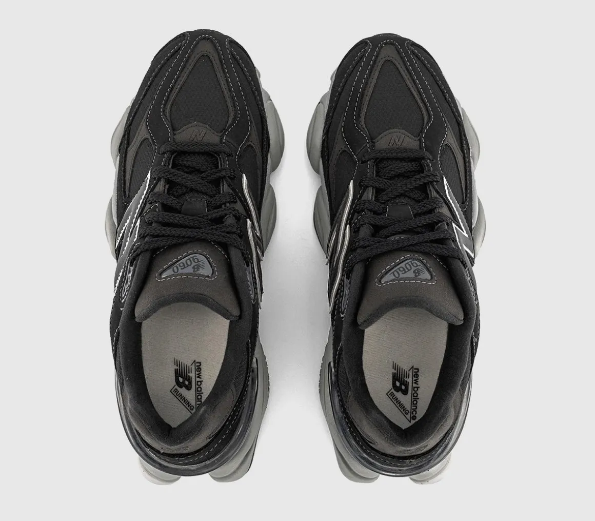 9060 Trainers