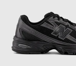 740 Trainers