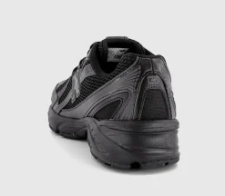 740 Trainers