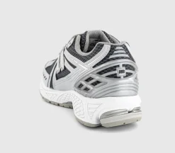 1906 Trainers
