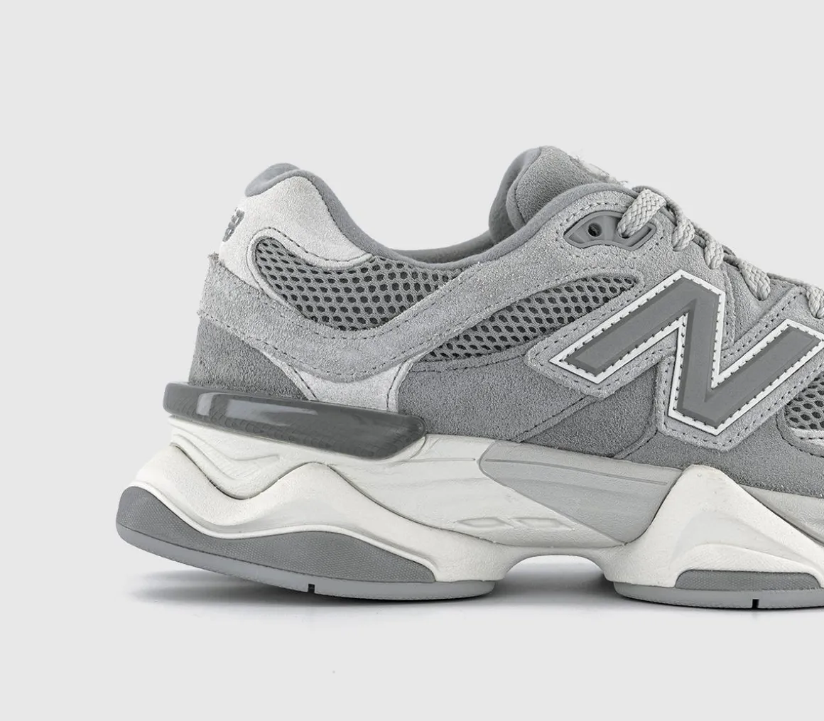 9060 Trainers