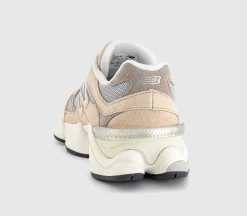 9060 Trainers