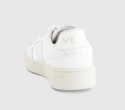 V-90 Trainers