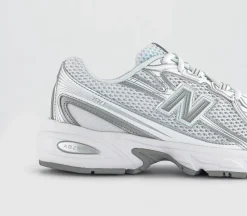 740 V2 Trainers