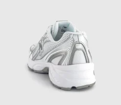 740 V2 Trainers