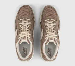 740 V2 Trainers