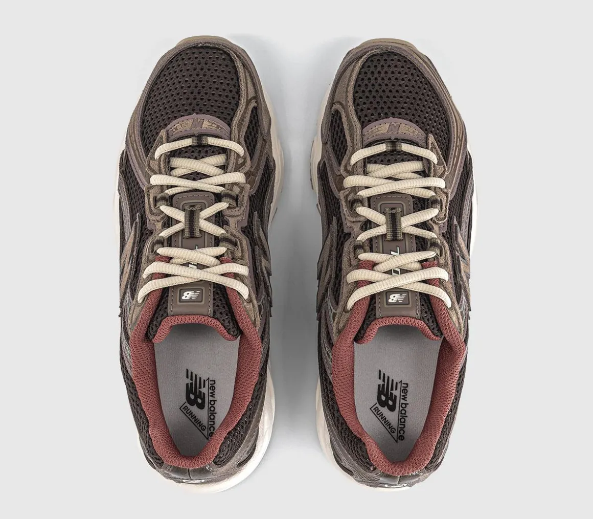 740 V2 Trainers