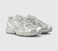 740 V2 Trainers