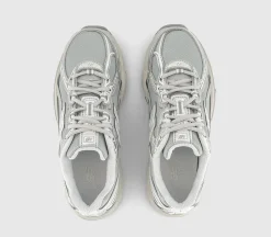 740 V2 Trainers