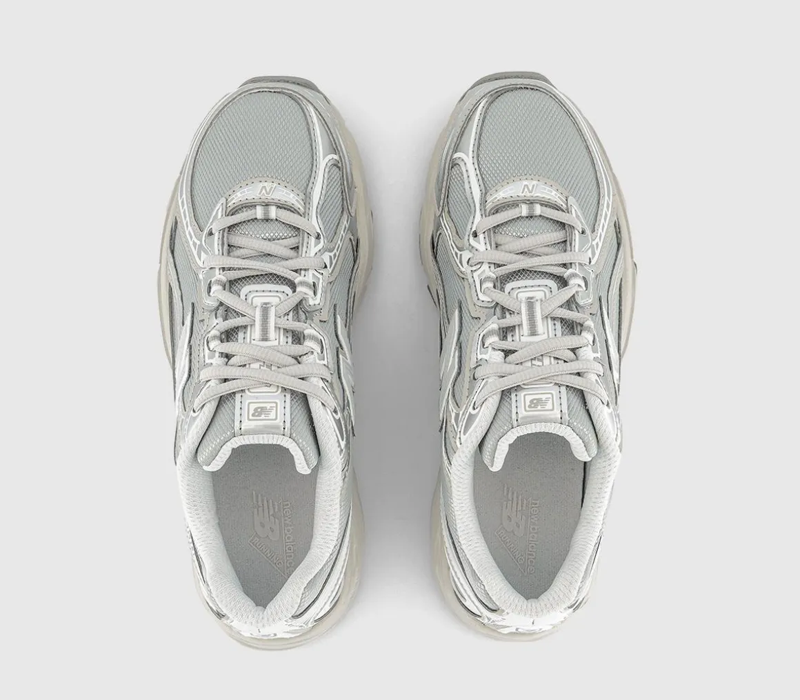 740 V2 Trainers