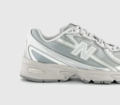 740 V2 Trainers