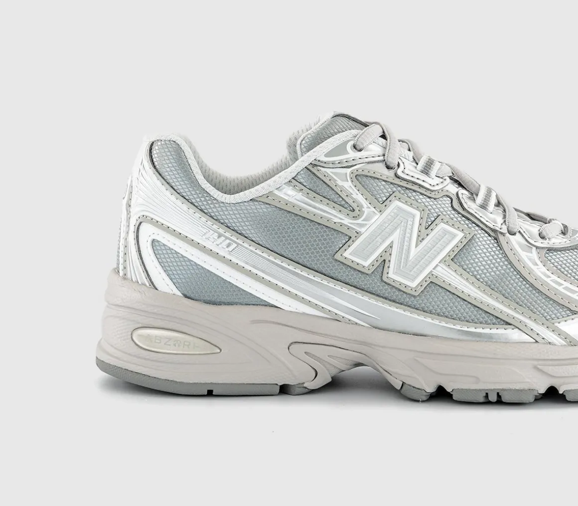 740 V2 Trainers