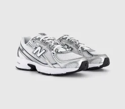740 V2 Trainers