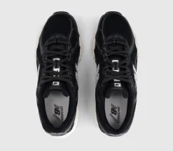 740 V2 Trainers