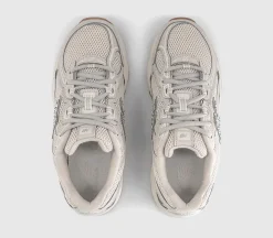 740 V2 Trainers