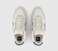 V-90 Trainers