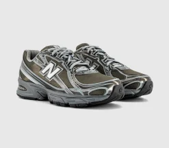 740 V2 Trainers
