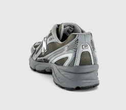 740 V2 Trainers