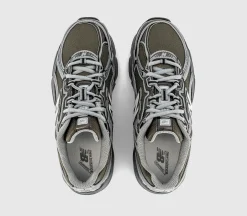 740 V2 Trainers