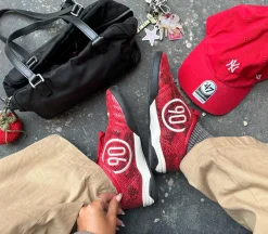 W T90 Trainers