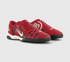 W T90 Trainers